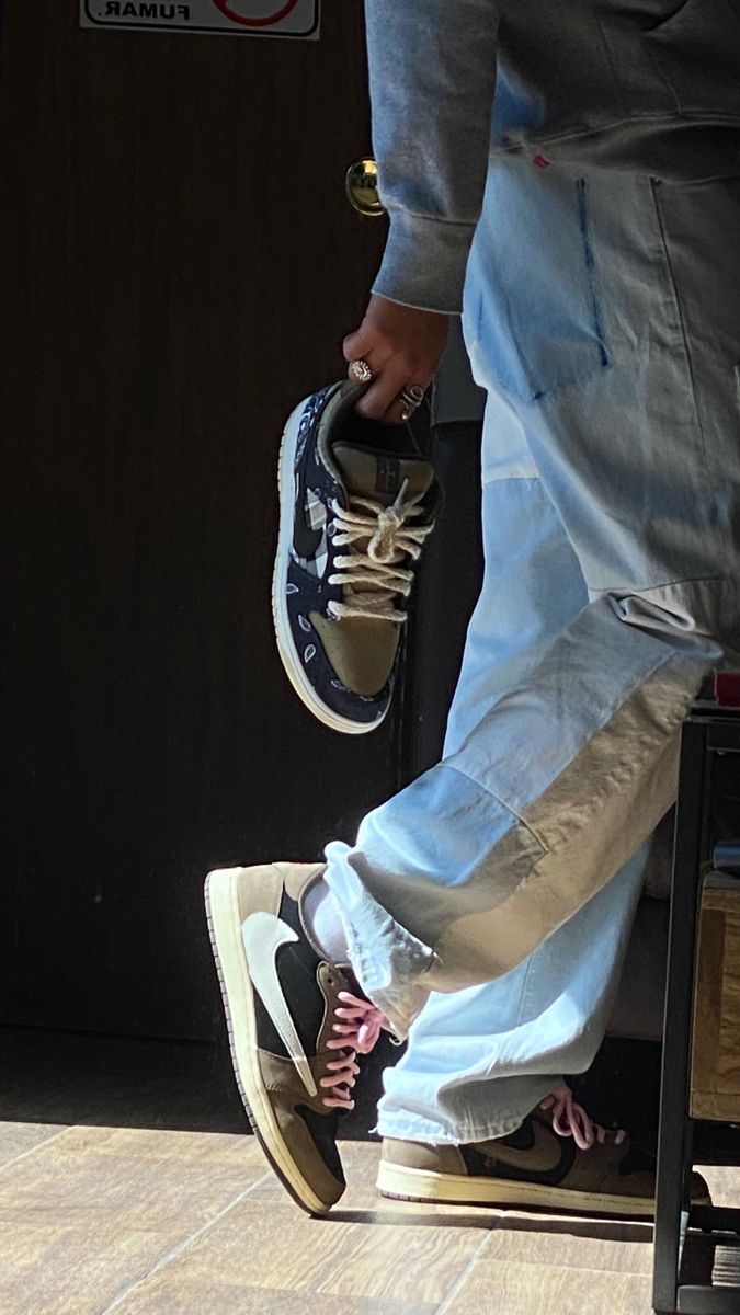 CHAUSSURES